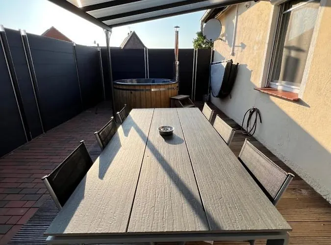 Neuboerger Mit Hottub Neuborger